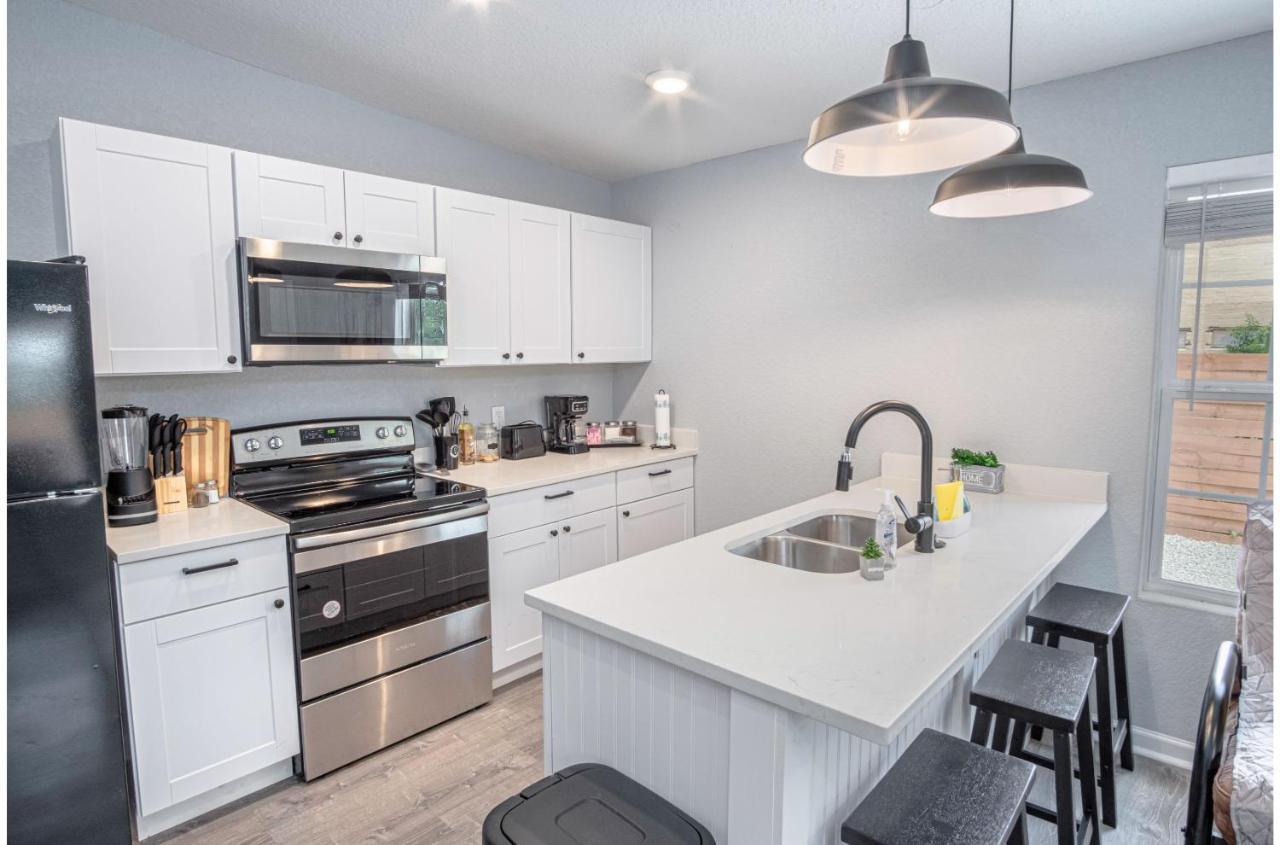 Cozy And Lovely 2br 1ba Apt#b Near Lively Downtown